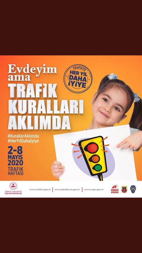 Evdeyim Ama Trafik Kuralları Aklımda